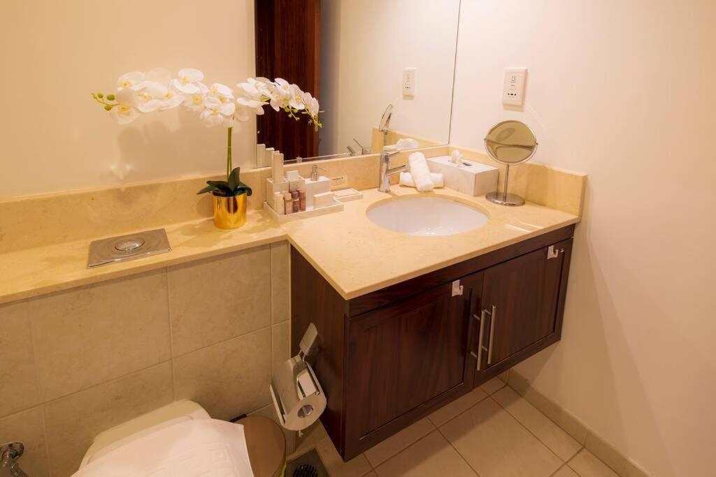 First Class 2Br With Full Burj Khalifa And Fountain View Dubai Exterior photo