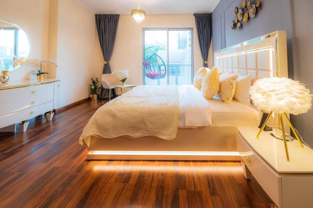 First Class 2Br With Full Burj Khalifa And Fountain View Dubai Exterior photo
